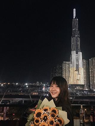 Quán chill ở sân thượng - phóng tầm nhìn Landmark 81 - ảnh 2 quan chill o san thuong - phong tam nhin landmark 81 - anh 2