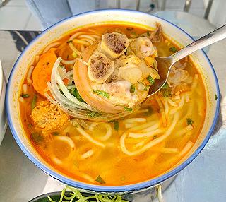 “ BÚN BÒ HUẾ ĐUÔI BÒ “ THƠM NỒNG SIÊU HẤP DẪN - ảnh 6 “ bun bo hue duoi bo “ thom nong sieu hap dan - anh 6