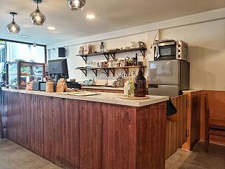 MỘT QUÁN CAFE NHỎ TONE NÂU NHẸ NHÀNG ^^ - ảnh 2 mot quan cafe nho tone nau nhe nhang ^^ - anh 2