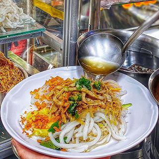 Gợi nhớ hương vị Miền Tây với hàng BÁNH TẰM BÌ ĐỒNG THÁP nức tiếng Sài Gòn - ảnh 2 goi nho huong vi mien tay voi hang banh tam bi dong thap nuc tieng sai gon - anh 2