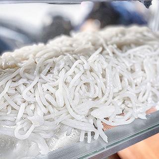 Gợi nhớ hương vị Miền Tây với hàng BÁNH TẰM BÌ ĐỒNG THÁP nức tiếng Sài Gòn - ảnh 6 goi nho huong vi mien tay voi hang banh tam bi dong thap nuc tieng sai gon - anh 6