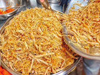 Gợi nhớ hương vị Miền Tây với hàng BÁNH TẰM BÌ ĐỒNG THÁP nức tiếng Sài Gòn - ảnh 3 goi nho huong vi mien tay voi hang banh tam bi dong thap nuc tieng sai gon - anh 3