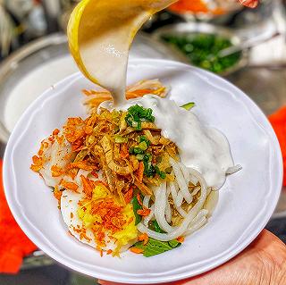 Gợi nhớ hương vị Miền Tây với hàng BÁNH TẰM BÌ ĐỒNG THÁP nức tiếng Sài Gòn - ảnh 1 goi nho huong vi mien tay voi hang banh tam bi dong thap nuc tieng sai gon - anh 1