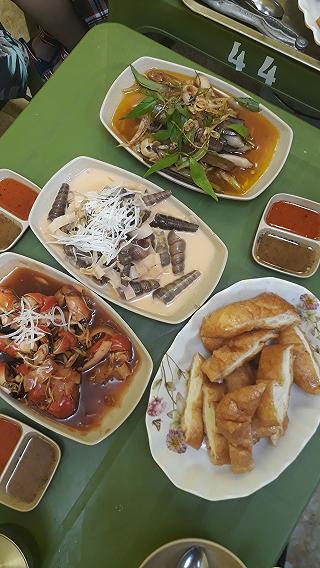 Quán ốc mlem mlem nhất khu Phạm Ngọc Thạch - ảnh 3 quan oc mlem mlem nhat khu pham ngoc thach - anh 3