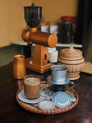 Gặp Ngoại uống CAFE theo concept mộc mạc thấy cưng - ảnh 2 gap ngoai uong cafe theo concept moc mac thay cung - anh 2