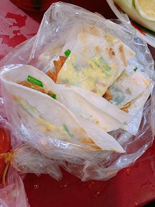 Quận 11 có gì ? "Bánh Tráng Xá Bấu" tuổi thơ của không ít bạn Cholonese 😌 - ảnh 1 quan 11 co gi ? "banh trang xa bau" tuoi tho cua khong it ban cholonese 😌 - anh 1