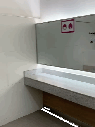 Nhà vệ sinh gì mà xịn xò dữ thần "dị" trời 😱 - ảnh 1 nha ve sinh gi ma xin xo du than "di" troi 😱 - anh 1