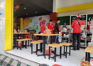 MỲ TRỘN NGON KHÓ CƯỠNG CÙNG NHIỀU LOẠI TOPPING NỮA - ảnh 3 my tron ngon kho cuong cung nhieu loai topping nua - anh 3