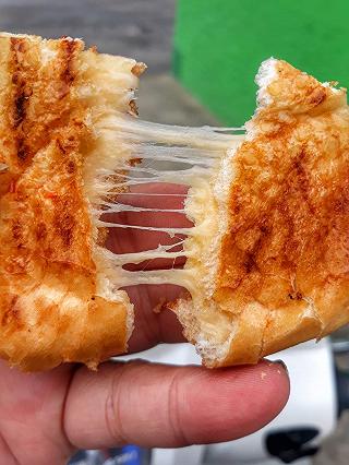 Bánh mì Venom - ảnh 1 banh mi venom - anh 1