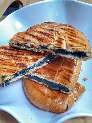 Bánh mì Venom - ảnh 2 banh mi venom - anh 2