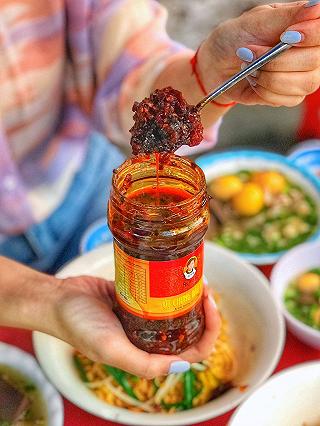 Đã miệng với tô MÌ KHÔ LÒNG GÀ TRỨNG NON vang danh Sài Gòn hơn 30 năm - ảnh 5 da mieng voi to mi kho long ga trung non vang danh sai gon hon 30 nam - anh 5