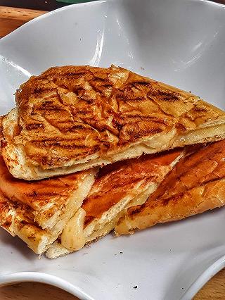 Bánh mì Venom - ảnh 4 banh mi venom - anh 4