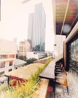 THƠ MỘNG ,CỔ KÍNH ĐAN XEN VỚI HIỆN ĐẠI, NÊN THƠ CÙNG ĐỦ LOẠI MÓN ĂN NƯỚC UỐNG ĐẾN CÀ PHÊ CÔ BA LIỀN NHE - ảnh 1 tho mong ,co kinh dan xen voi hien dai, nen tho cung du loai mon an nuoc uong den ca phe co ba lien nhe - anh 1