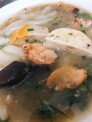Bánh canh Mạ tôi chuẩn vị miền Trung - ảnh 3 banh canh ma toi chuan vi mien trung - anh 3