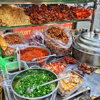 CHI NHÁNH XÔI GÀ TÂN ĐỊNH 310 NẰM GẦN CHỢ TÂN ĐỊNH ĐÔNG KHÁCH