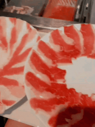 Tiệc tùng cuối ngày với Buffet lẩu nướng - ảnh 1 tiec tung cuoi ngay voi buffet lau nuong - anh 1