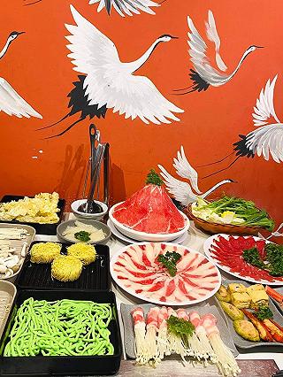 Tiệc tùng cuối ngày với Buffet lẩu nướng - ảnh 2 tiec tung cuoi ngay voi buffet lau nuong - anh 2
