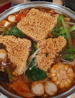 Lẩu mì cay Seoul - ảnh 5 lau mi cay seoul - anh 5