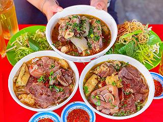 Hơn 20 năm vang danh gần xa BÚN BÒ ÚT QUYÊN đặc biệt có sườn sụn ăn sướng miệng hết nấc - ảnh 3 hon 20 nam vang danh gan xa bun bo ut quyen dac biet co suon sun an suong mieng het nac - anh 3