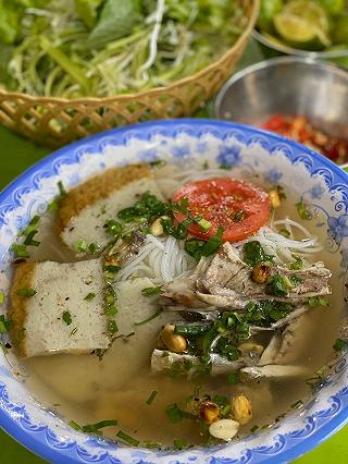 Còn rất nhiều bài chưa lên được nhưng k viết review quán này là cục tức nó dồn lên tới cổ ăn không ngon, ngủ cũng k yên 😂 - ảnh 1 con rat nhieu bai chua len duoc nhung k viet review quan nay la cuc tuc no don len toi co an khong ngon, ngu cung k yen 😂 - anh 1