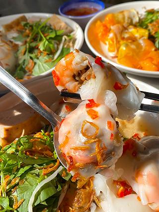 MÊ ĐẮM “BÁNH CUỐN SOÁI KINH LÂM” NỨC TIẾNG HƠN 30 NĂM Ở SÀI GÒN - ảnh 3 mê dắm “bánh cuốn soái kinh lâm” nức tiếng hơn 30 năm ở sài gòn - anh 3