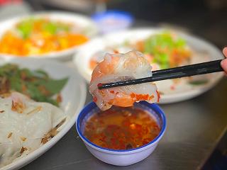 MÊ ĐẮM “BÁNH CUỐN SOÁI KINH LÂM” NỨC TIẾNG HƠN 30 NĂM Ở SÀI GÒN - ảnh 2 mê dắm “bánh cuốn soái kinh lâm” nức tiếng hơn 30 năm ở sài gòn - anh 2