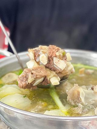Càn quét quán phở bò vài chục năm tuổi ngon nức tiếng Sài Gòn - ảnh 5 can quet quan pho bo vai chuc nam tuoi ngon nuc tieng sai gon - anh 5
