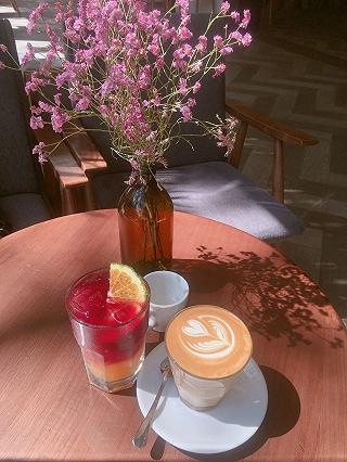 Quán cafe không gian đẹp sang chảnh gần phố đi bộ - ảnh 2 quan cafe khong gian dep sang chanh gan pho di bo - anh 2