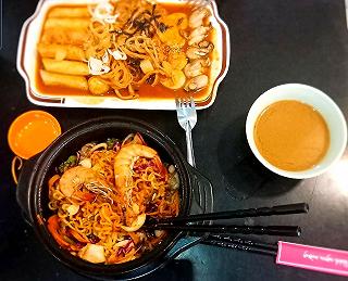 MƯA GIÓ THẾ NÀY LÀM NGAY TÔ MỲ CAY THÔI NÀO - ảnh 3 mua gio the nay lam ngay to my cay thoi nao - anh 3