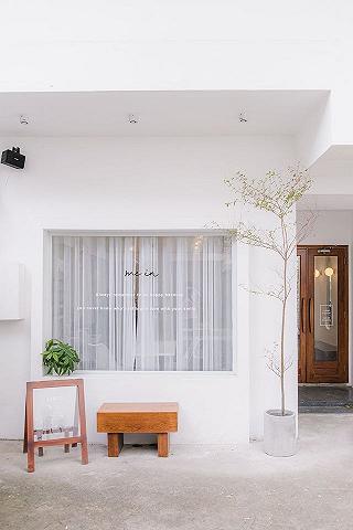 KOO KAFFE - QUÁN CAFE TÍCH HỢP LÀM NAIL VÀ BÁN QUẦN ÁO - ảnh 5 koo kaffe - quan cafe tich hop lam nail va ban quan ao - anh 5