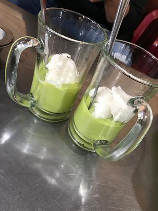 Kem bơ, sữa chua phô mai là 2 món không được bỏ lỡ tại ĐL - ảnh 1 kem bo, sua chua pho mai la 2 mon khong duoc bo lo tai dl - anh 1