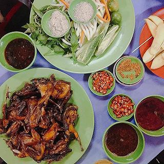 Cô Năm - Cút Chiên Bơ - ảnh 2 co nam - cut chien bo - anh 2