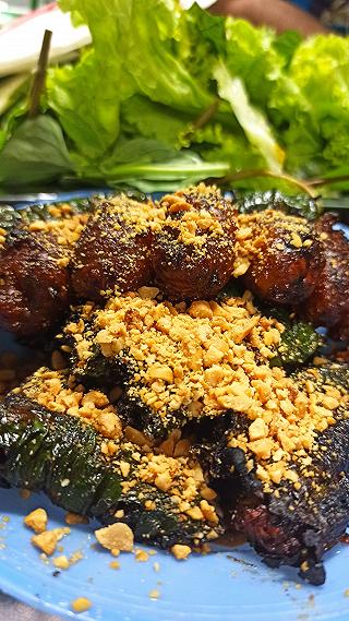 "Quán Thanh Vy" nổi tiếng với món Bò Lá Lốt và Mỡ Chài 😚 ở Q11 - ảnh 1 "quan thanh vy" noi tieng voi mon bo la lot va mo chai 😚 o q11 - anh 1