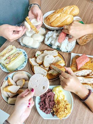 Khi cả team cuối tháng chưa có lương nhưng vẫn muốn ăn buffet “quành tráng lệ” =))))) - ảnh 1 khi ca team cuoi thang chua co luong nhung van muon an buffet “quanh trang le” =))))) - anh 1