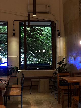 Góc cafe nhỏ xinh giữa trung tâm Xì Gòn - ảnh 2 goc cafe nho xinh giua trung tam xi gon - anh 2