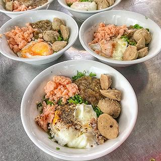 Sự thật về hàng "BÚN CHỬI" Cô Huyền đông bậc nhất Sài Gòn - ảnh 6 su that ve hang "bun chui" co huyen dong bac nhat sai gon - anh 6