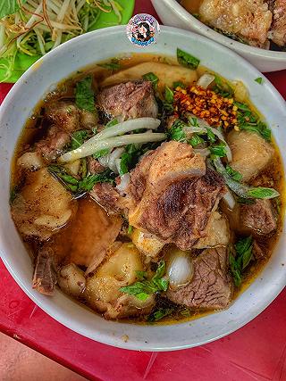 Bún bò Út Quyên không thể bỏ lỡ nha 🍲 - ảnh 5 bun bo ut quyen khong the bo lo nha 🍲 - anh 5