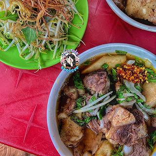Bún bò Út Quyên không thể bỏ lỡ nha 🍲 - ảnh 3 bun bo ut quyen khong the bo lo nha 🍲 - anh 3