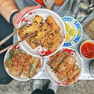 Nhìn có vẻ là "gỏi cuốn" nhưng thật ra là "canh bún" - ngon độc đáo, ăn là ghiền - ảnh 3 nhin co ve la "goi cuon" nhung that ra la "canh bun" - ngon doc dao, an la ghien - anh 3