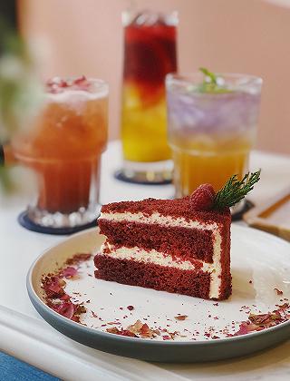Tiệm Cafe dễ thương có chàng gấu 🐻cô đơn mình ta í á í ơi. - ảnh 3 tieôm cafe dễ thương có chàng gấu 🐻cô dơn mình ta í á í ơi. - anh 3