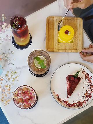 Tiệm Cafe dễ thương có chàng gấu 🐻cô đơn mình ta í á í ơi. - ảnh 2 tieôm cafe dễ thương có chàng gấu 🐻cô dơn mình ta í á í ơi. - anh 2