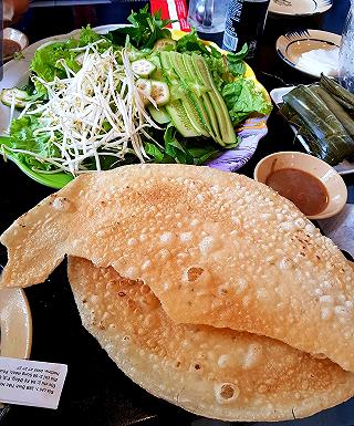 MÌ QUẢNG GÀ MỀM CÙNG NƯỚC DÙNG BEO BÉO, THƠM NGON - ảnh 3 mi quang ga mem cung nuoc dung beo beo, thom ngon - anh 3