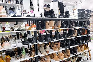 CHOÁNG NGỢP VỚI CỬA HÀNG GIÀY CÓ MẪU MÃ ĐA DẠNG NHẤT SÀI GÒN👢👢 - ảnh 1 choang ngop voi cua hang giay co mau ma da dang nhat sai gon👢👢 - anh 1
