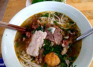 BÚN BÒ HUẾ NGON XỈU Á - ảnh 1 bun bo hue ngon xiu a - anh 1