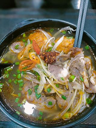 bún bò Huế O Nì - ảnh 1 bun bo hue o ni - anh 1