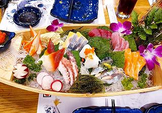 SASHIMI VÀ SUSHI TƯƠI NGON QUÁ TRỜI NÈ - ảnh 1 sashimi va sushi tuoi ngon qua troi ne - anh 1