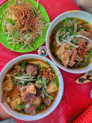 Bún bò Út Quyên nổi tiếng SG - ảnh 4 bun bo ut quyen noi tieng sg - anh 4