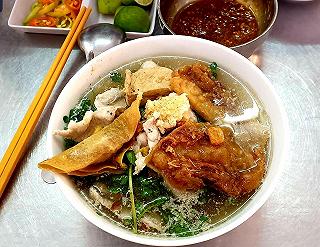 BÚN MÌ VÀNG ĐẦY ẮP ,NÓNG HỔI - ảnh 3 bun mi vang day ap ,nong hoi - anh 3