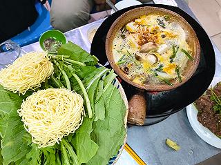 Các bạn đừng để thời tiết này đánh lừa rằng chúng ta cần một người yêu. Thứ chúng ta cần thật ra là một nồi lẩu - ảnh 4 cac ban dung de thoi tiet nay danh lua rang chung ta can mot nguoi yeu. thu chung ta can that ra la mot noi lau - anh 4