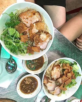 Hội An - Ăn đặc sản cực ngon ngay tại phố cổ - ảnh 1 hoi an - an dac san cuc ngon ngay tai pho co - anh 1